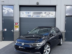 Volkswagen Golf - 1.5 eTSI Style DSG 150PK/PANO/KEYL