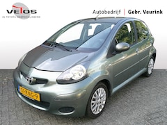 Toyota Aygo - 1.0-12V Aspiration Green Automaat