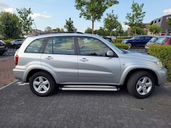 Toyota RAV4 - 2.0-16V VVT-i Sol