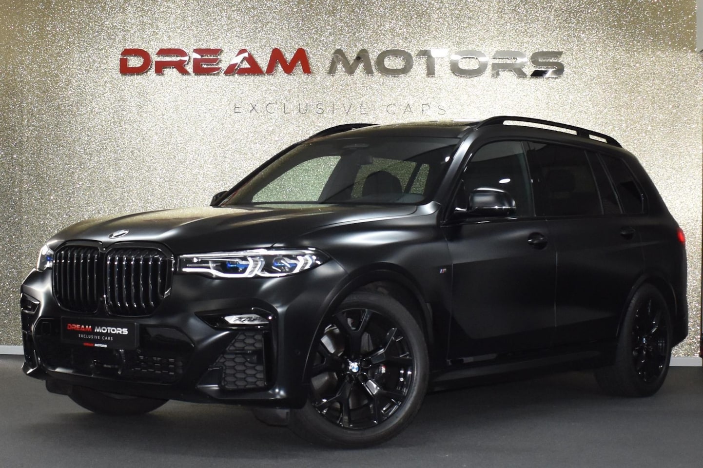 BMW X7 - M50i High Executive M-Sport 530pk | 7-PERSOONS | PANO SKY LOUNGE - AutoWereld.nl