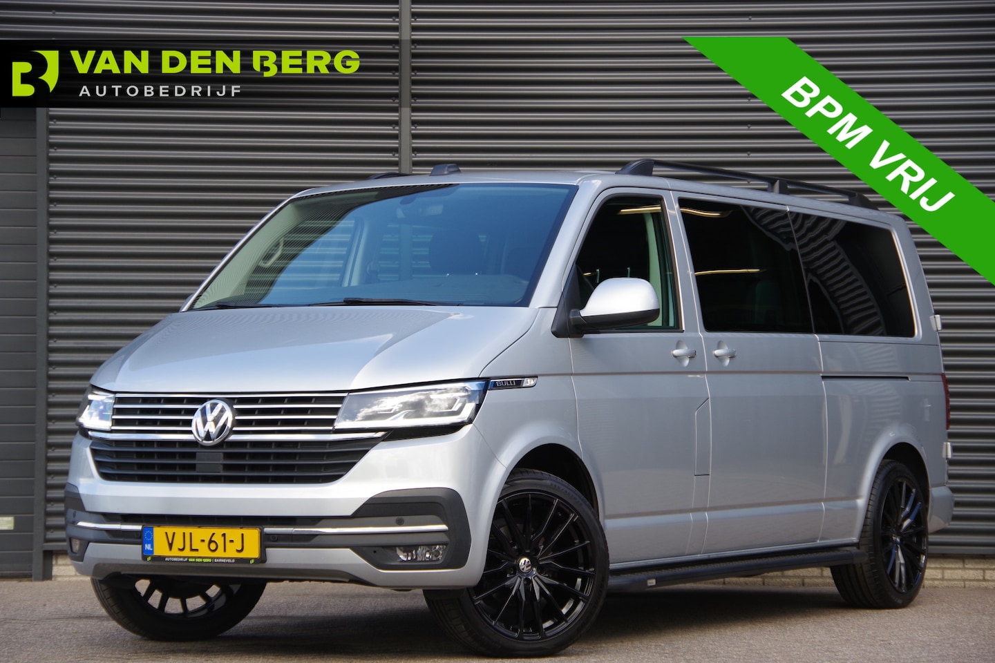 Volkswagen Transporter - 2.0 TDI L2H1 DC-5P, BULLI 150PK AUT. 2X SCHUIFDEUR, TREKHAAK, ADAPT. CRUISE, VIRTUAL, CAME - AutoWereld.nl