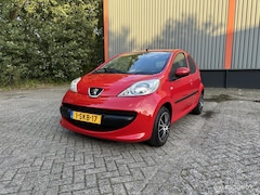 Peugeot 107 - 1.0-12V XR