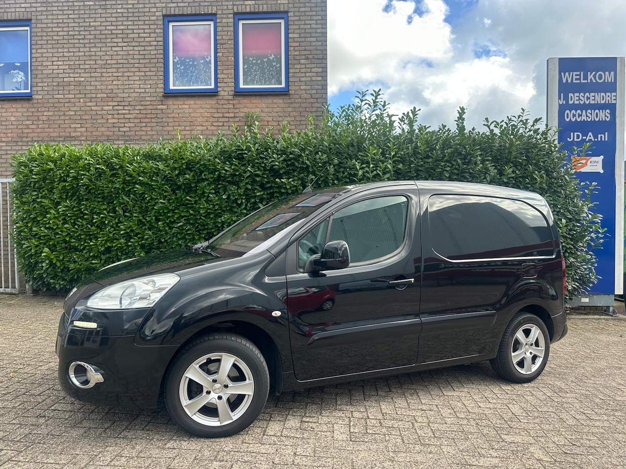 Peugeot Partner - 120 1.6 e-HDI L1 Navteq 2Tronic Marge,Airco, Cruise C, Navigatie, Trekhaak!!!! - AutoWereld.nl
