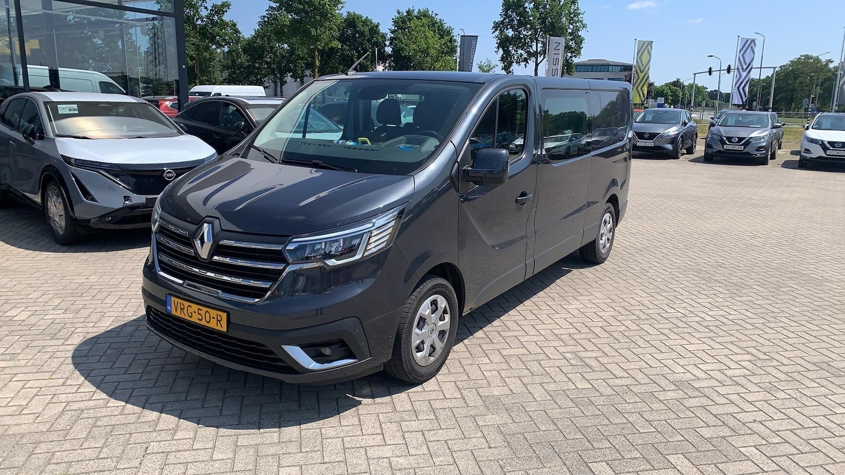 Renault Trafic - 2.0 dCi 150 T29 L2H1 DC Business 2.0 dCi 150 T29 L2H1 DC Business - AutoWereld.nl