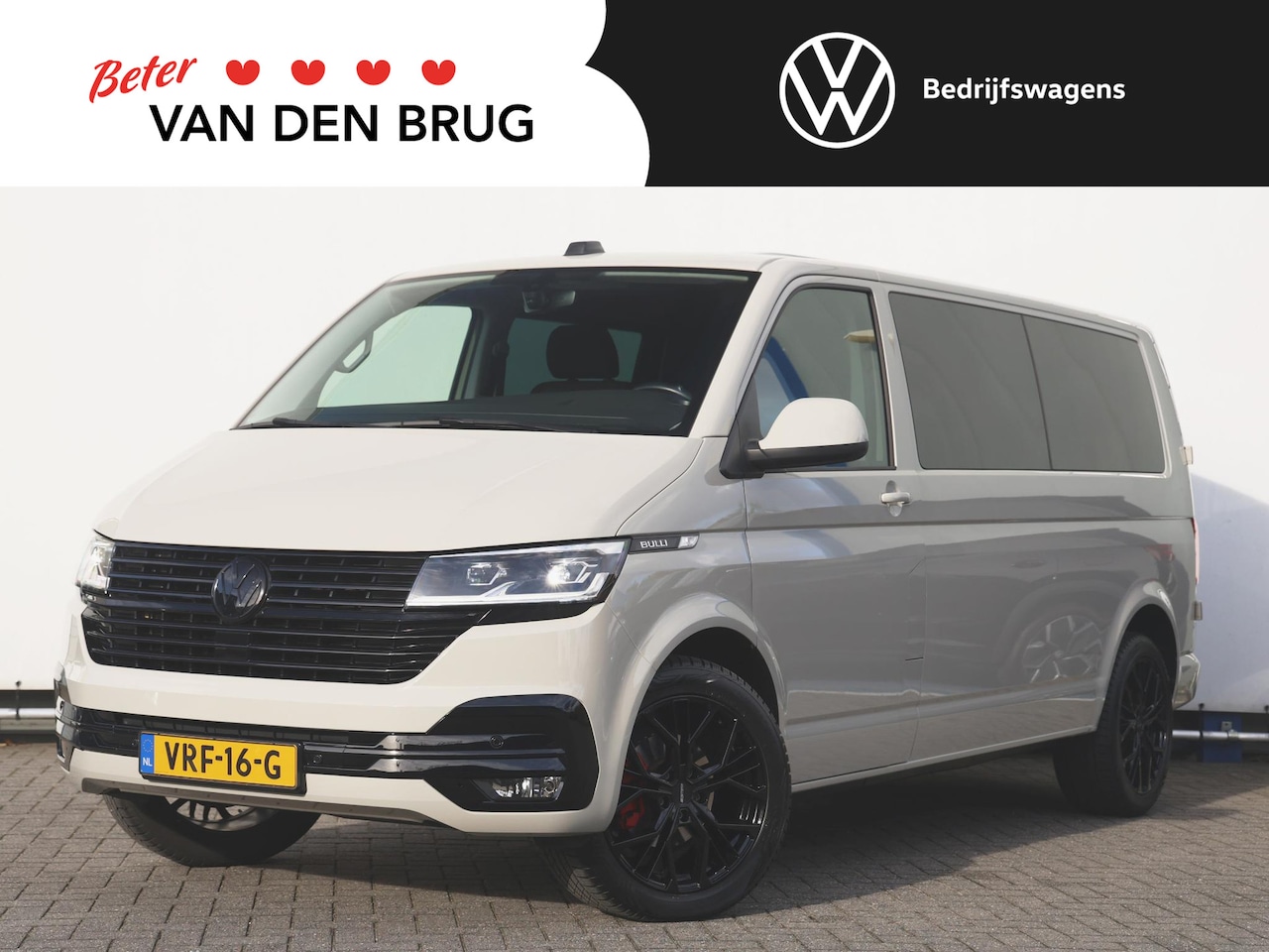 Volkswagen Transporter - 2.0 TDI 150 pk L2H1 DC Bulli | ACC | Navi | Digital Cockpit | 19" LM Velgen | Achteruitrij - AutoWereld.nl