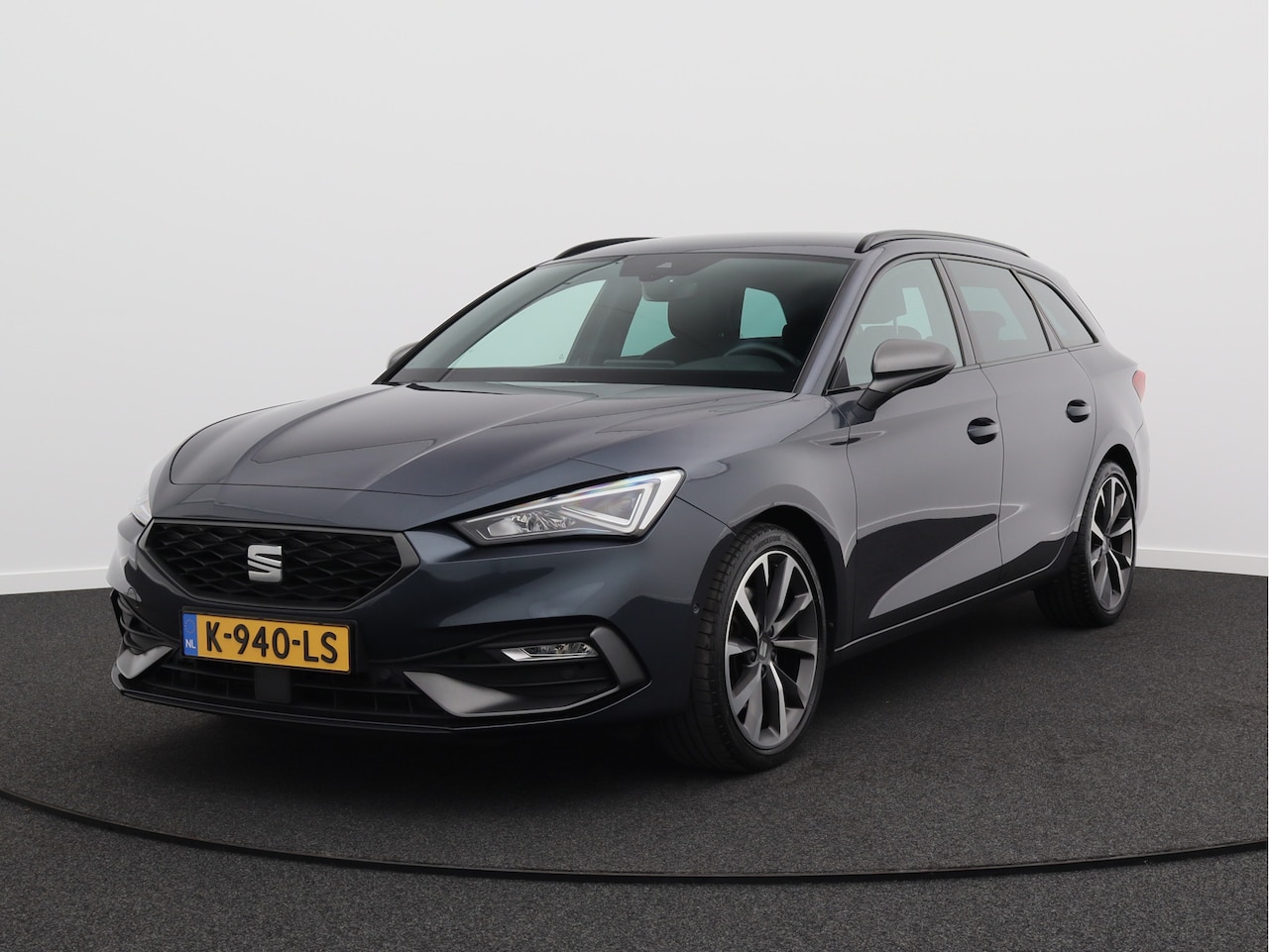 SEAT Leon Sportstourer - 1.5 TSI FR Launch Edition/ compleet! - AutoWereld.nl