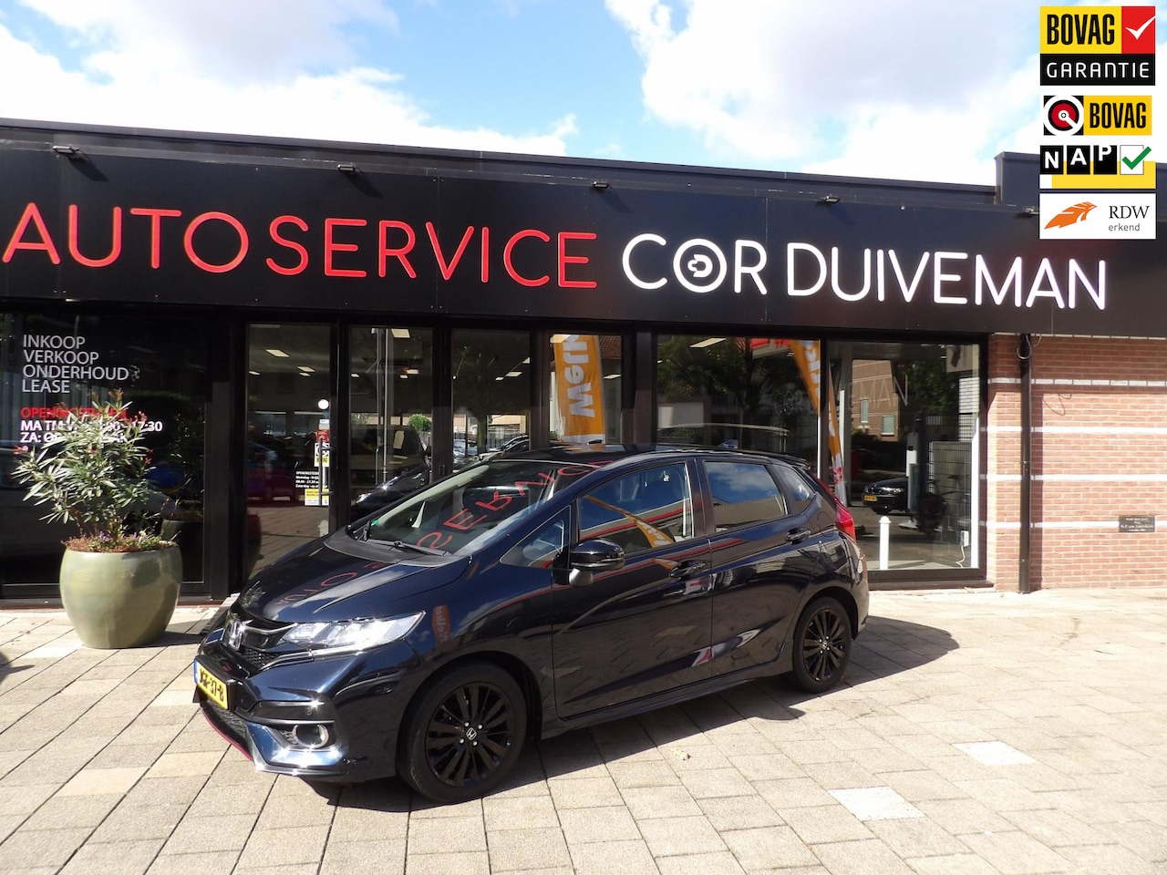 Honda Jazz - 1.5 i-VTEC Dynamic /navigatie //onderhouden//AUTOMAAT incl 12 maanden bovag garantie - AutoWereld.nl