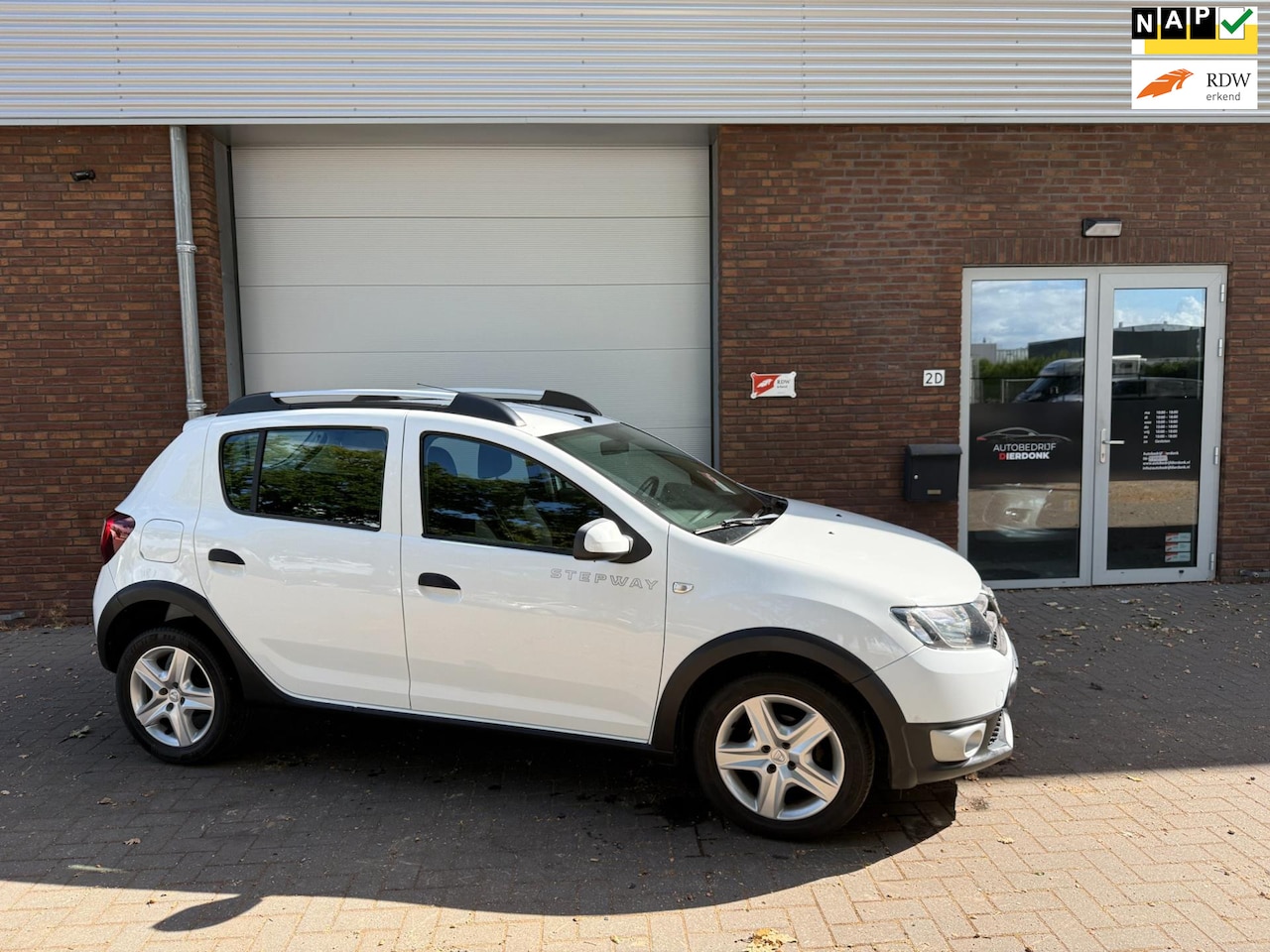 Dacia Sandero Stepway - 0.9 TCe S&S Lauréate|AIRCO|NIEUWE APK - AutoWereld.nl
