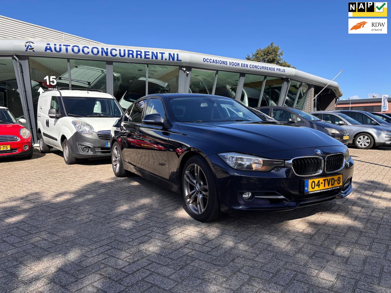 BMW 3-serie - 320i High Executive 320i High Executive, Automaat, Inruil mogelijk. - AutoWereld.nl
