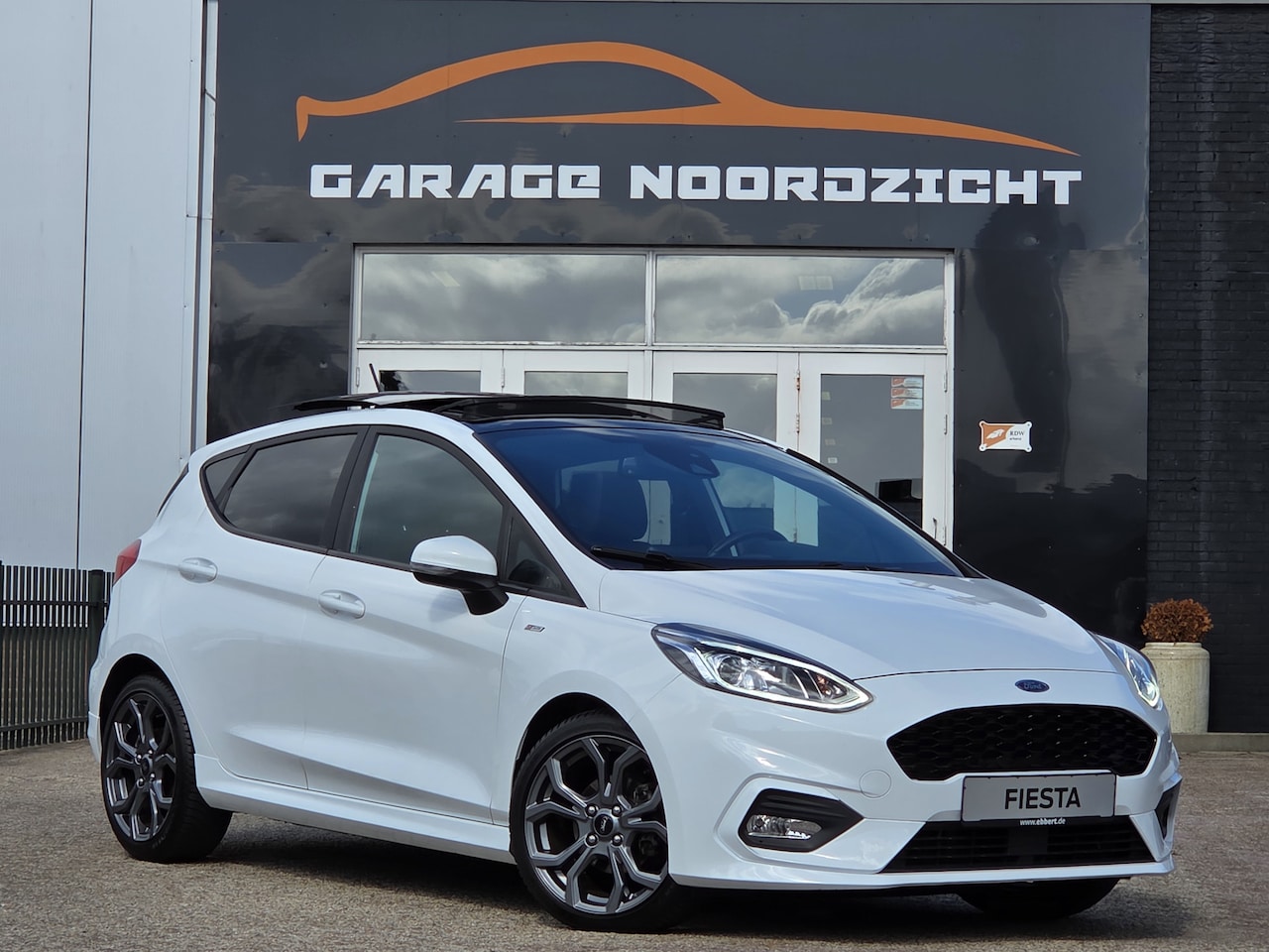 Ford Fiesta - 1.0 ST-Line PANORAMADAK|NAVIGATIE|CAMERA|CRUISE CONTROL|STOEL&STUUR VERWARMING|ECC/AIRCO|P - AutoWereld.nl