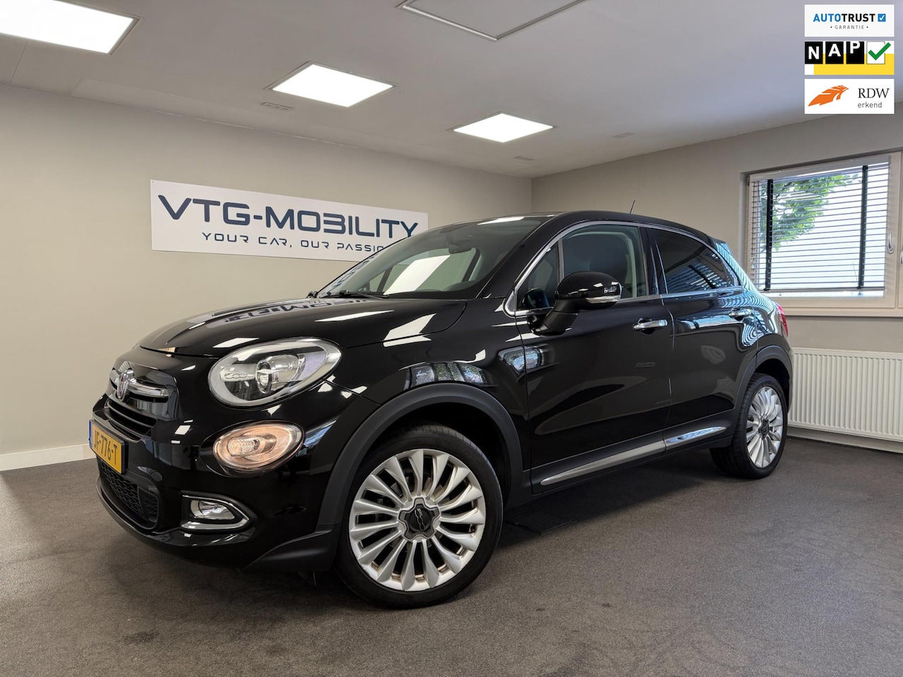 Fiat 500 X - 1.4 Turbo MultiAir Lounge Keyles Go|Climate Control|Navigatie|PDC A|Xenon|APK 2026 - AutoWereld.nl
