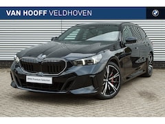 BMW 5-serie Touring - 520i M Sport Automaat / Trekhaak / Adaptieve LED / Parking Assistant Plus / Stoelventilati