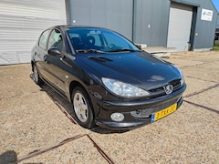 Peugeot 206 - 1.4 5 - Deurs