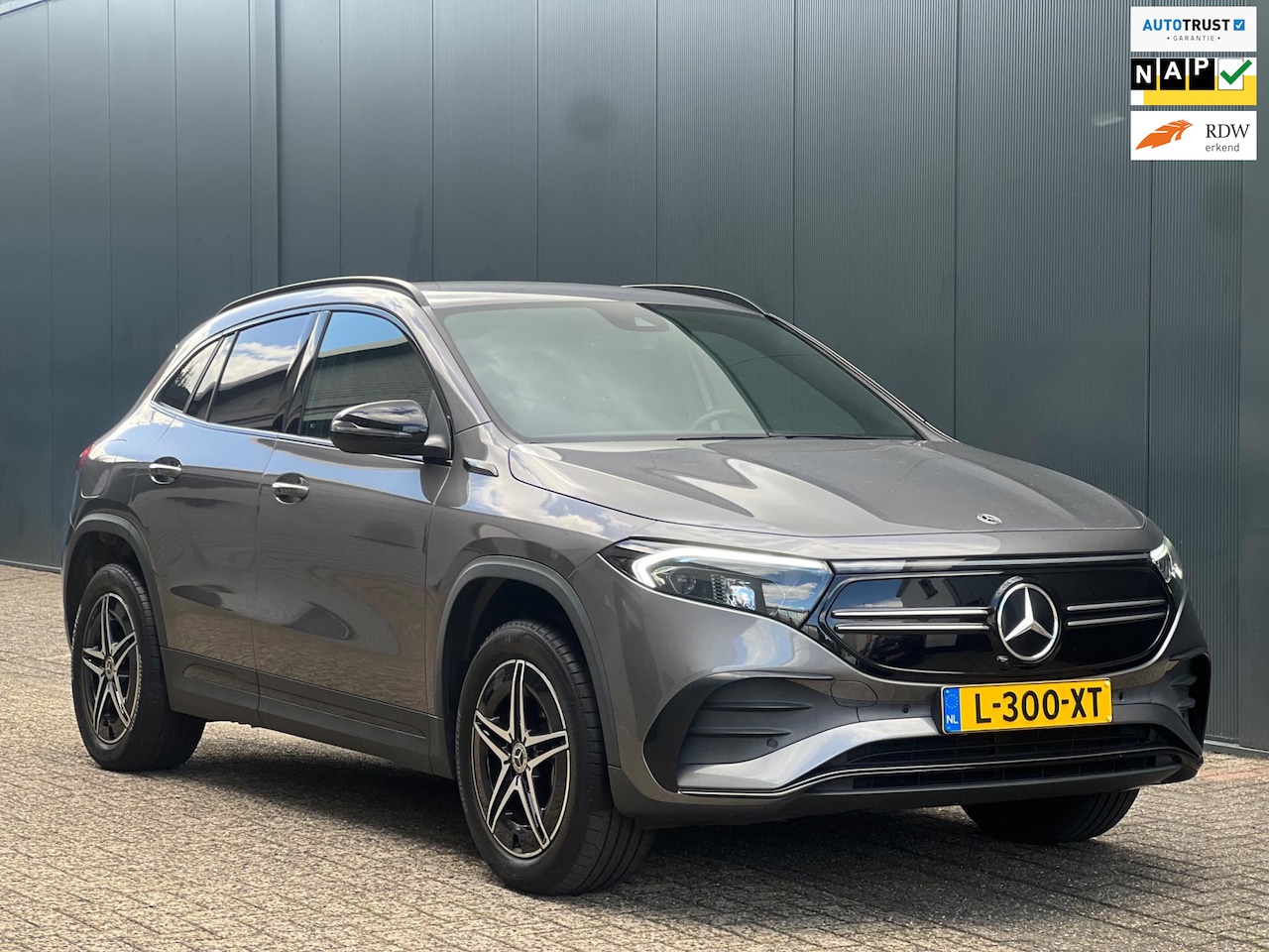 Mercedes-Benz EQA - 250 Business Solution AMG 67 kWh 1e Eigenaar Nieuwstaat! - AutoWereld.nl