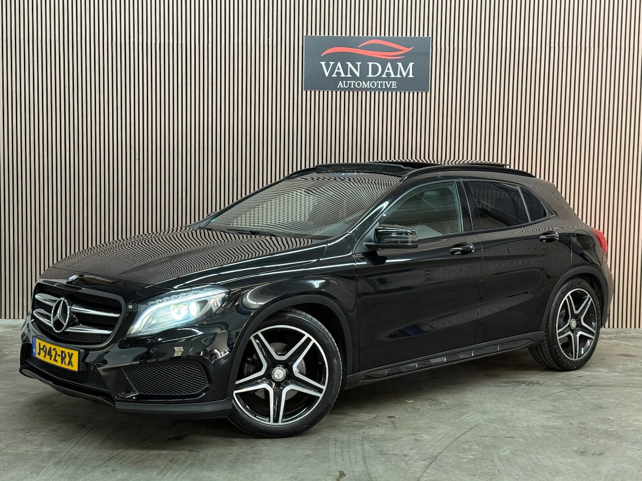 Mercedes-Benz GLA-Klasse - 220 d 4Matic AMG-Pakket 2017 PANO LED CAMERA - AutoWereld.nl