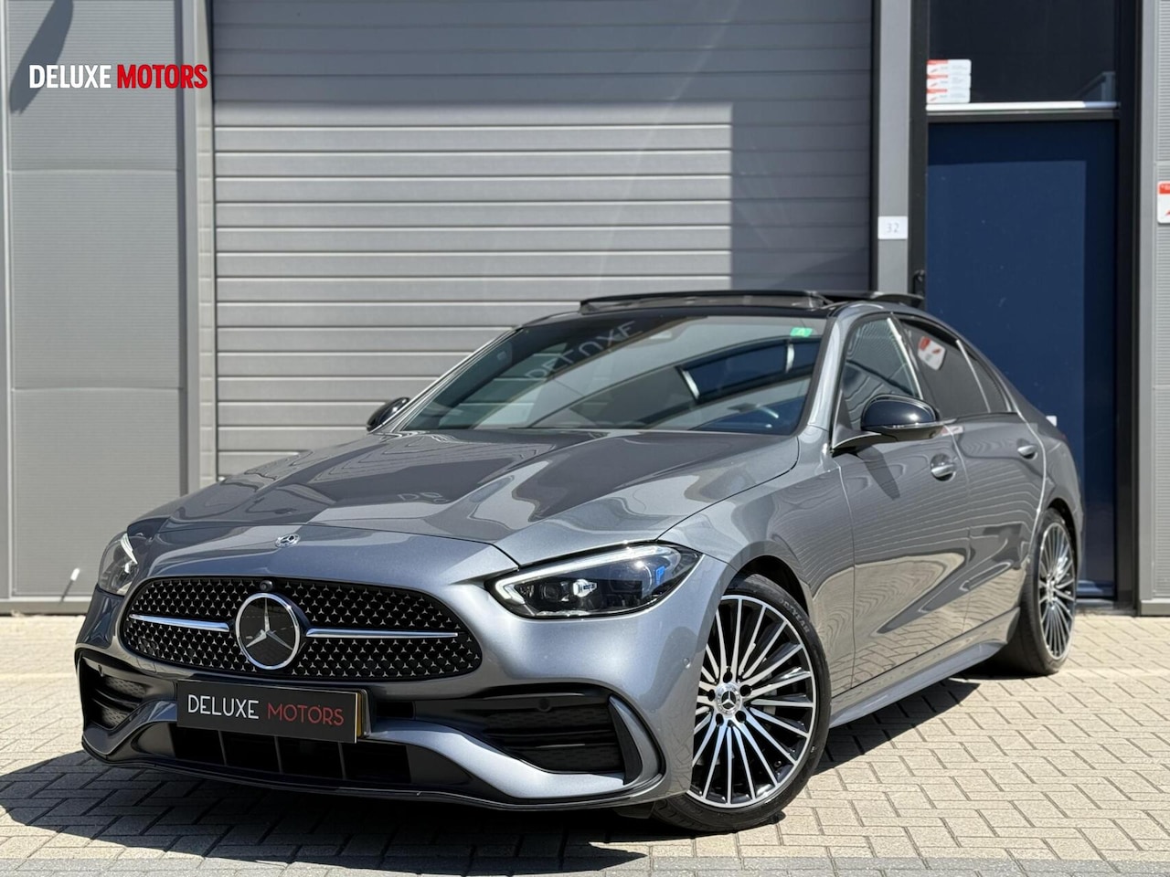 Mercedes-Benz C-klasse - 300 AMG Burmester|Pano|360cam|Distr 1e eig - AutoWereld.nl