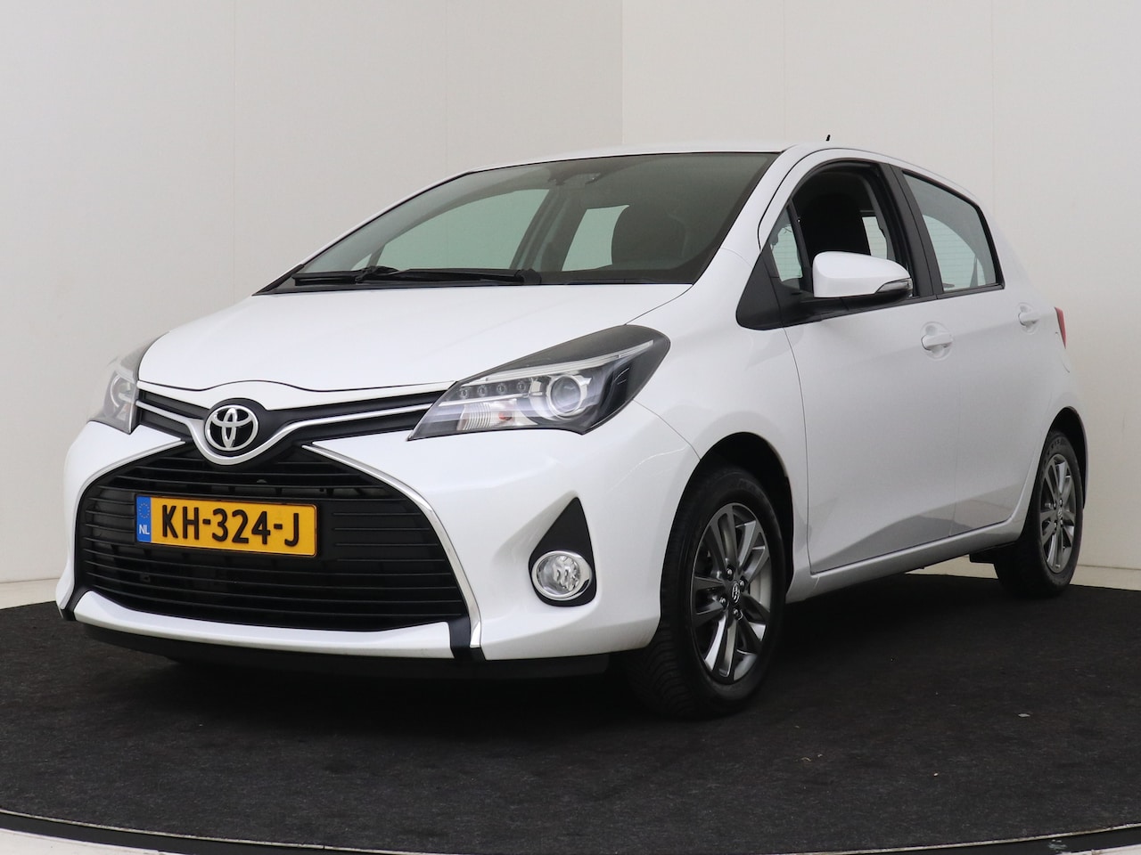 Toyota Yaris - 1.3 VVT-i Trend I Navigatie I Climate Control I Cruise Control I Camera I Trekhaak I - AutoWereld.nl