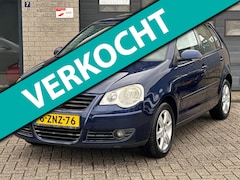 Volkswagen Polo - 1.6-16V / PDC / Stoelverwarming / CruiseControl / Clima / Schuifkanteldak / Volledig Onder