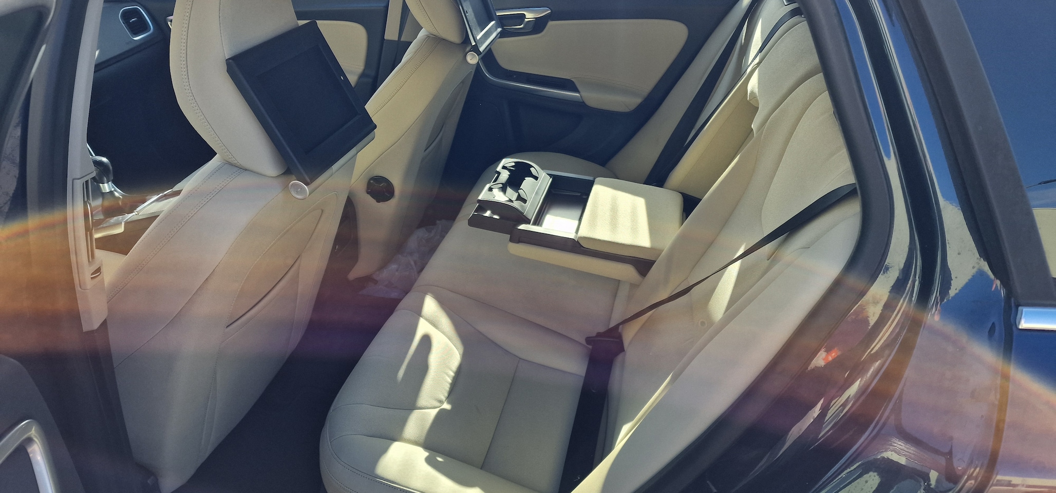 Volvo V60 - 2.4 D5 Momentum