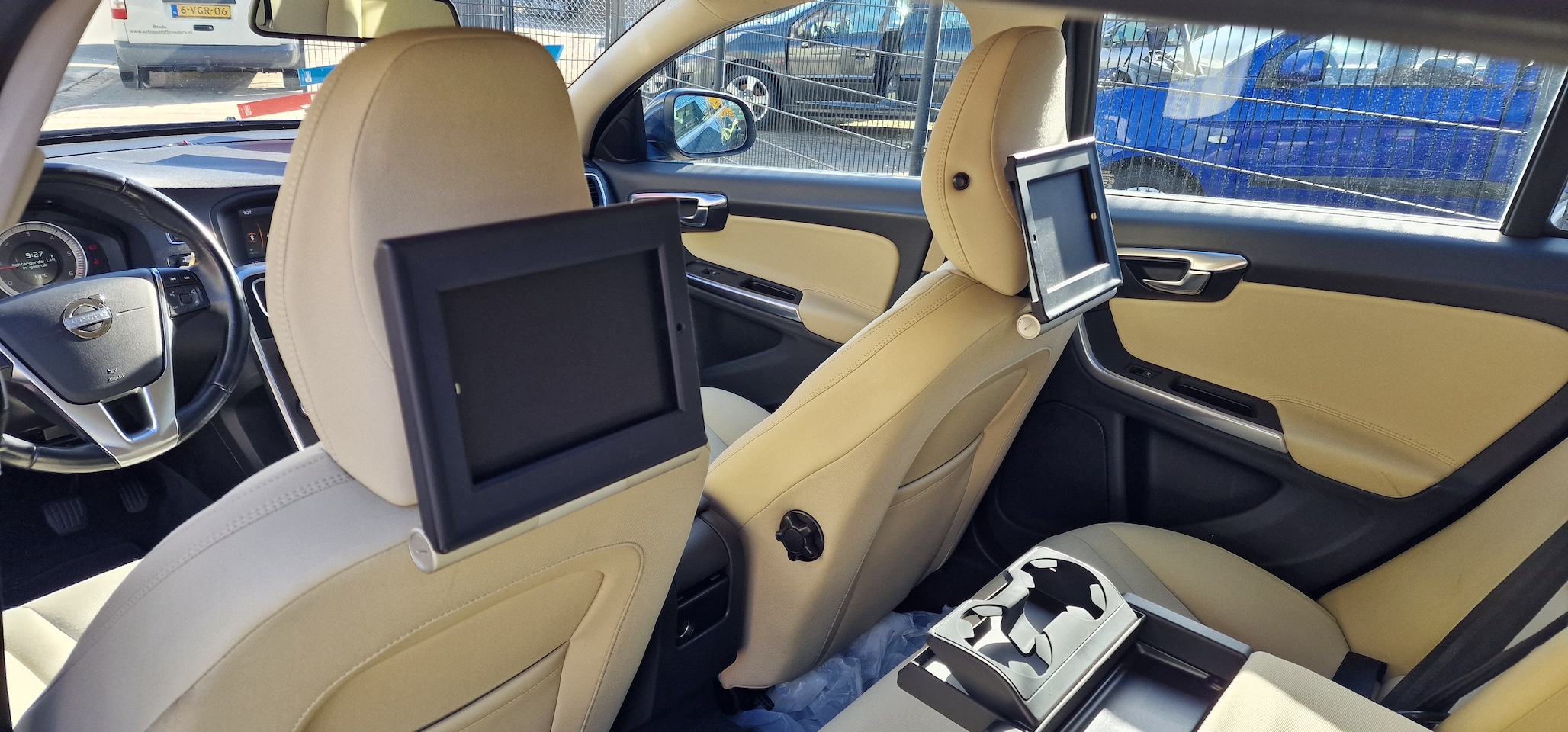Volvo V60 - 2.4 D5 Momentum