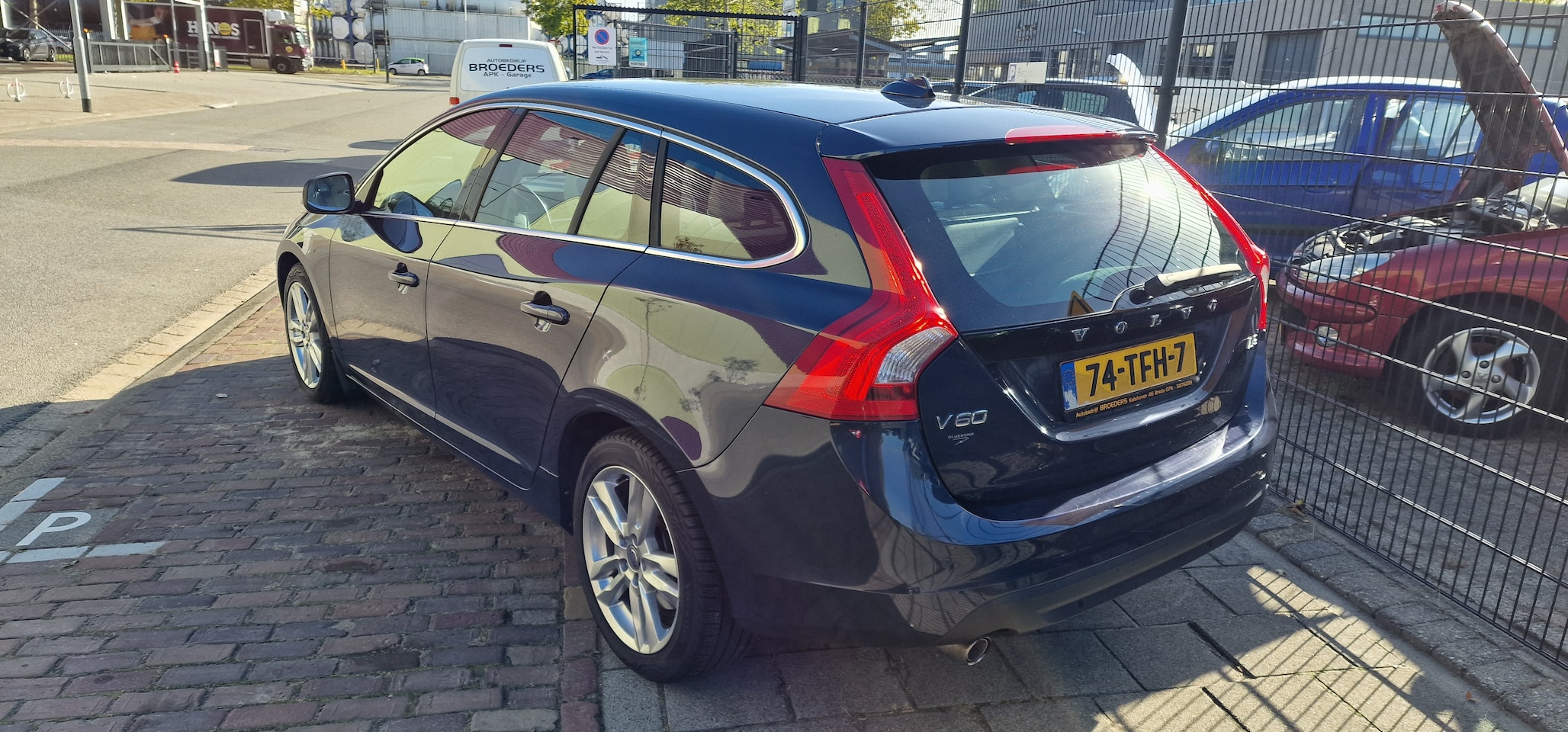 Volvo V60 - 2.4 D5 Momentum