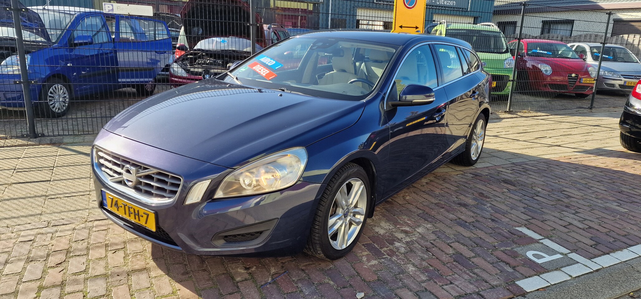 Volvo V60 - 2.4 D5 Momentum