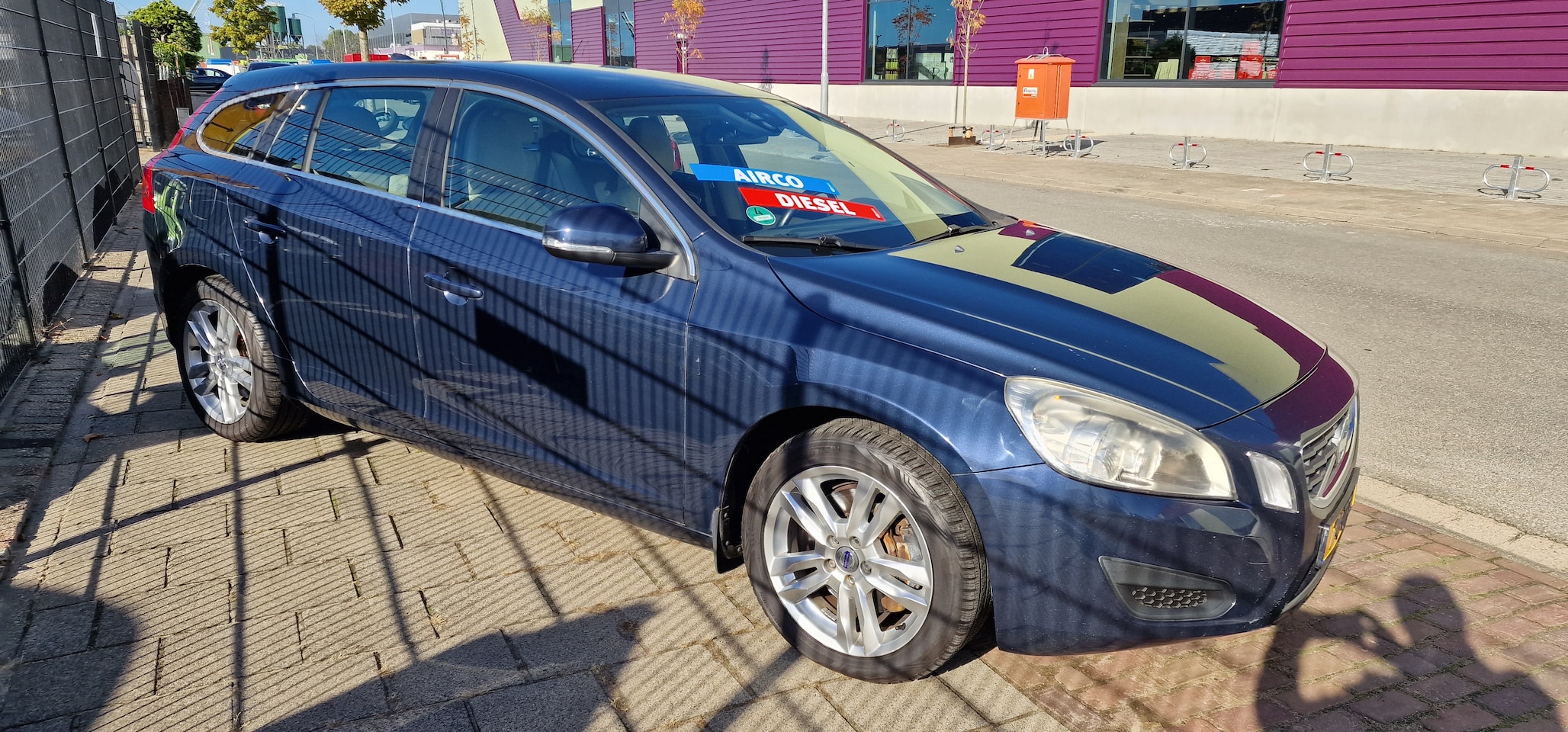 Volvo V60 - 2.4 D5 Momentum
