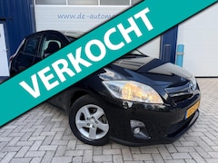 Toyota Auris - 1.8 Full Hybrid Aspiration Automaat 5-drs / AIRCO+ECC / TREKHAAK / CRUISE / APK 08-26