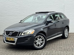 Volvo XC60 - 3.0 T6 AWD Summum Pano dak Trekhaak Goed onderhouden Leder