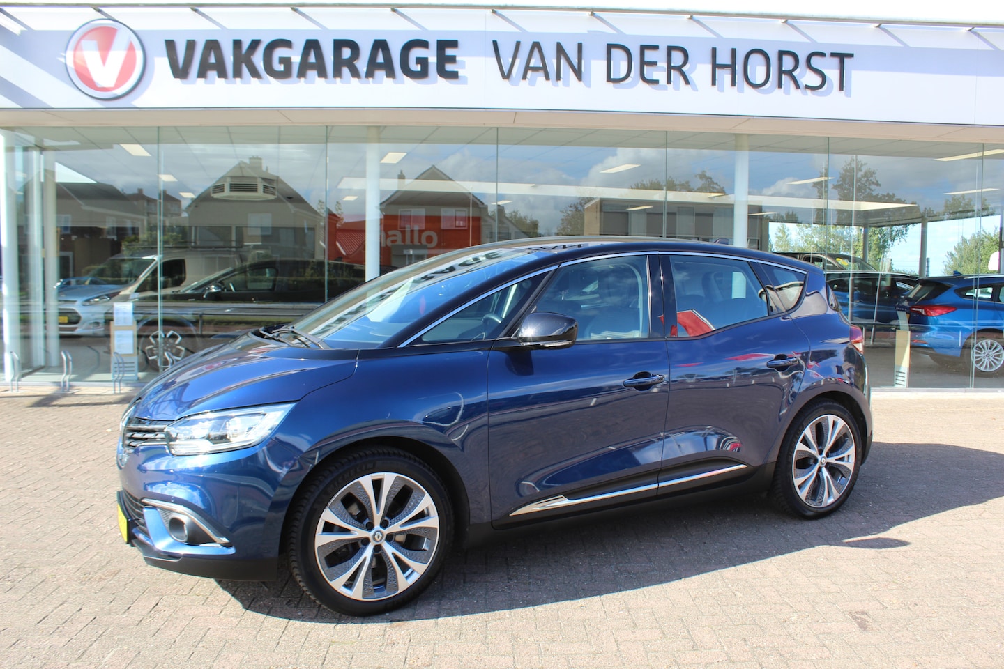 Renault Scénic - 1.2 TCe Intens 1.2 TCe Intens , Trekgewicht 1850kg Zeer nette hoog zitter , Climate control , Navigatie - AutoWereld.nl