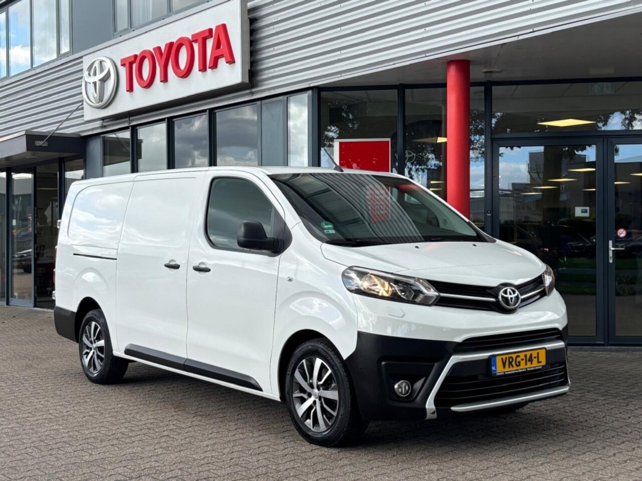Toyota PROACE Long Worker - 2.0 D-4D Cool | Trekhaak | PKH V+A+Camera | Dodehoek | Lm v - AutoWereld.nl