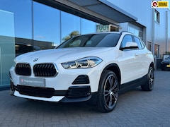 BMW X2 - SDrive18i High Executive|19inch|Camera|Elektr Kofferklep|Carplay|Navigatie|Stoelverwarming