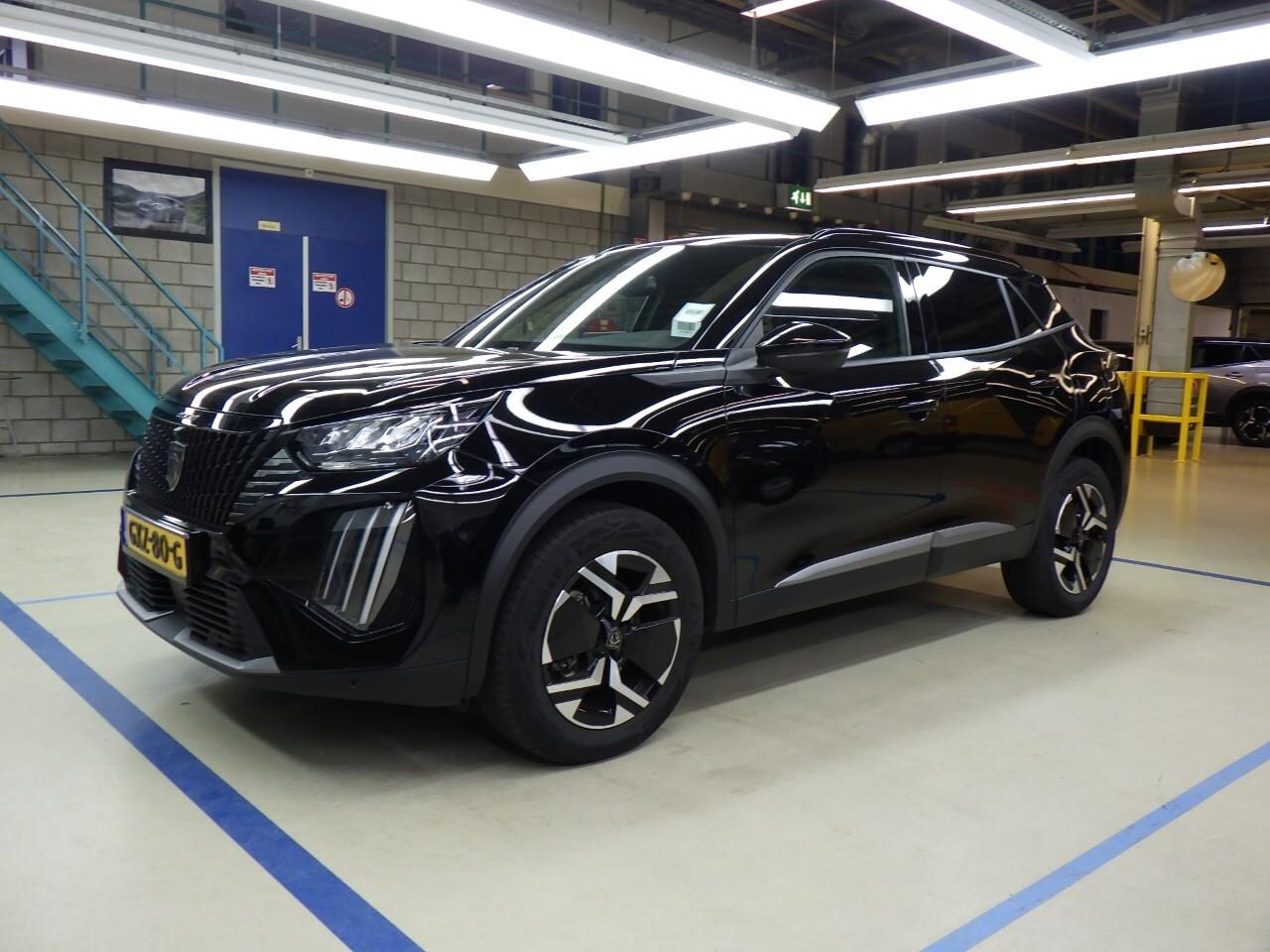 Peugeot 2008 - 1.2 Hybrid 136 Allure | Achterbank in delen neerklapbaar | Airco (automatisch) | Apple Car - AutoWereld.nl