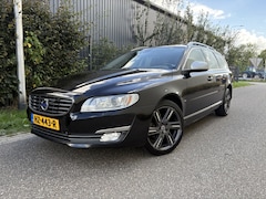 Volvo V70 - 2.0 D3 Inscription Edition / SCHUIFDAK / NAVI / CRUISE / LEER / STOELKOELING