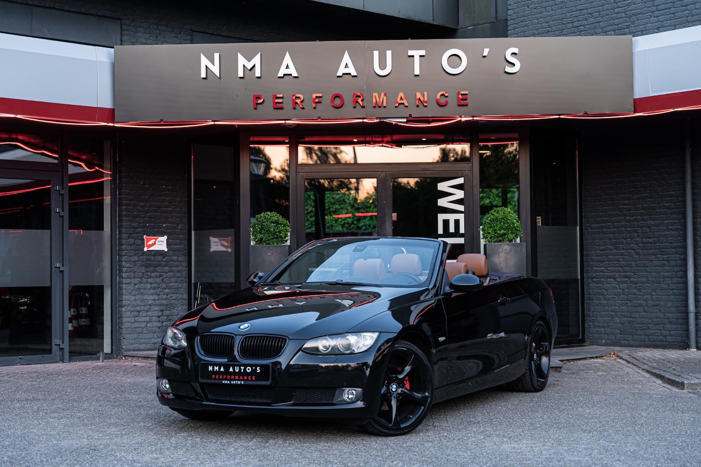 BMW 3-serie Cabrio - 320i GARANTIE | NAVI | MEMO SEATS | STOELVERWARMING | ONDERHOUDEN - AutoWereld.nl