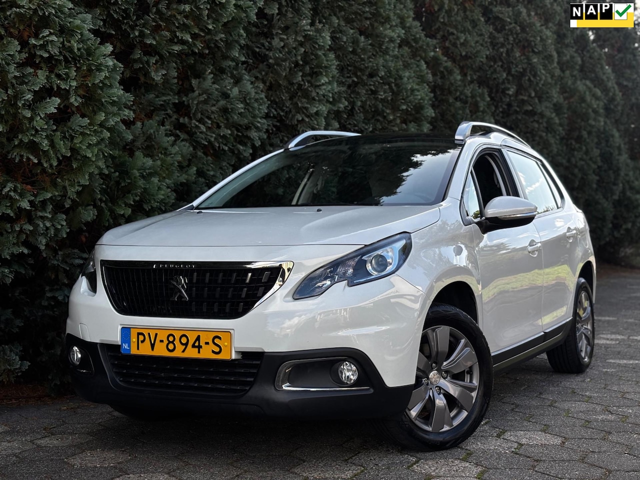 Peugeot 2008 - 1.2 PureTech Blue Lion|Pano|Trekhaak|Distrubitieriem is vervangen - AutoWereld.nl