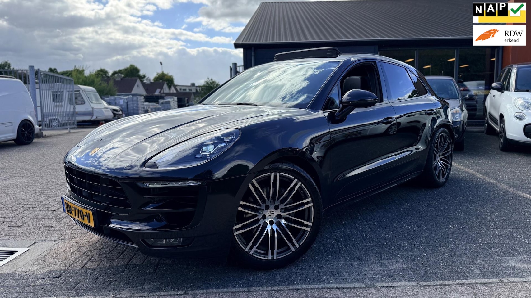 Porsche Macan - 2.0 Sport Chrono*Full Option*NL Auto*Pano*Luchtvering*Carplay* - AutoWereld.nl