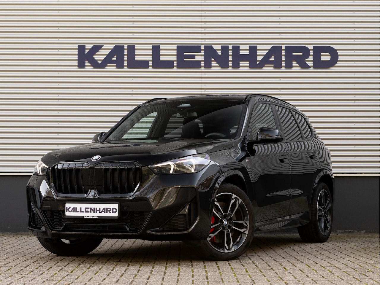 BMW X1 - sDrive18i M-Sport Pro - Pano - Trekhaak - Driving Ass Plus - Harman Kardon - AutoWereld.nl