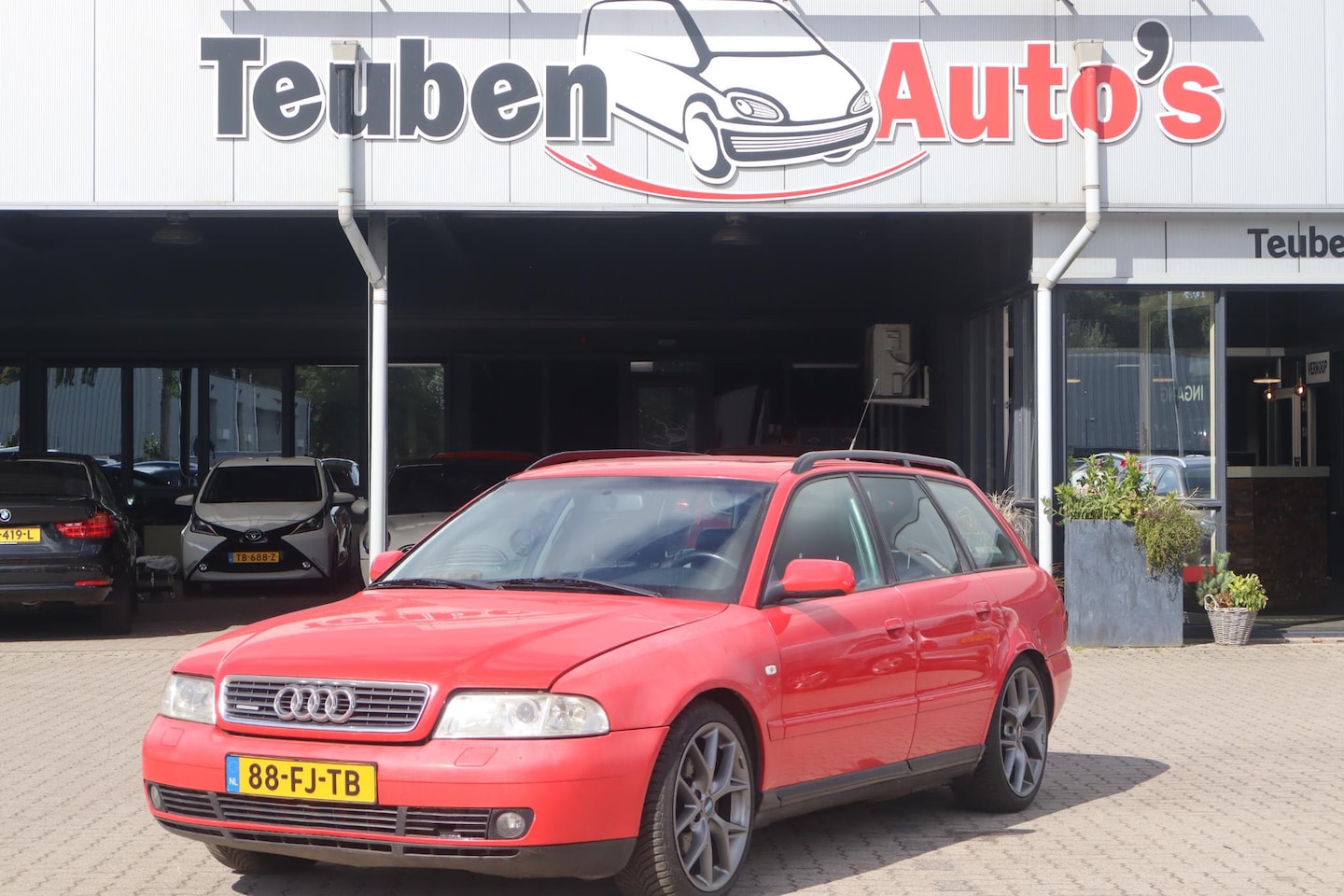 Audi A4 Avant - 2.8 V6 quattro Advance Lederen interieur, Elektrische ramen, Trekhaak, Cruise control - AutoWereld.nl
