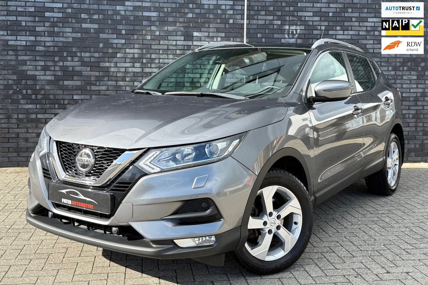 Nissan Qashqai - 1.3 DIG-T Panorama|Apple Carplay|1500kg Trekgewicht|Cruise Control|Trekhaak - AutoWereld.nl
