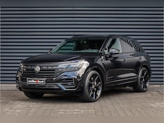 Volkswagen Touareg - 3.0 TSi 4MOTION R Black-22 inch-Trekhaak