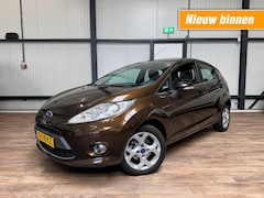 Ford Fiesta - 1.4 Ghia / Climate / PDC / stoelverwarming / USB Aux