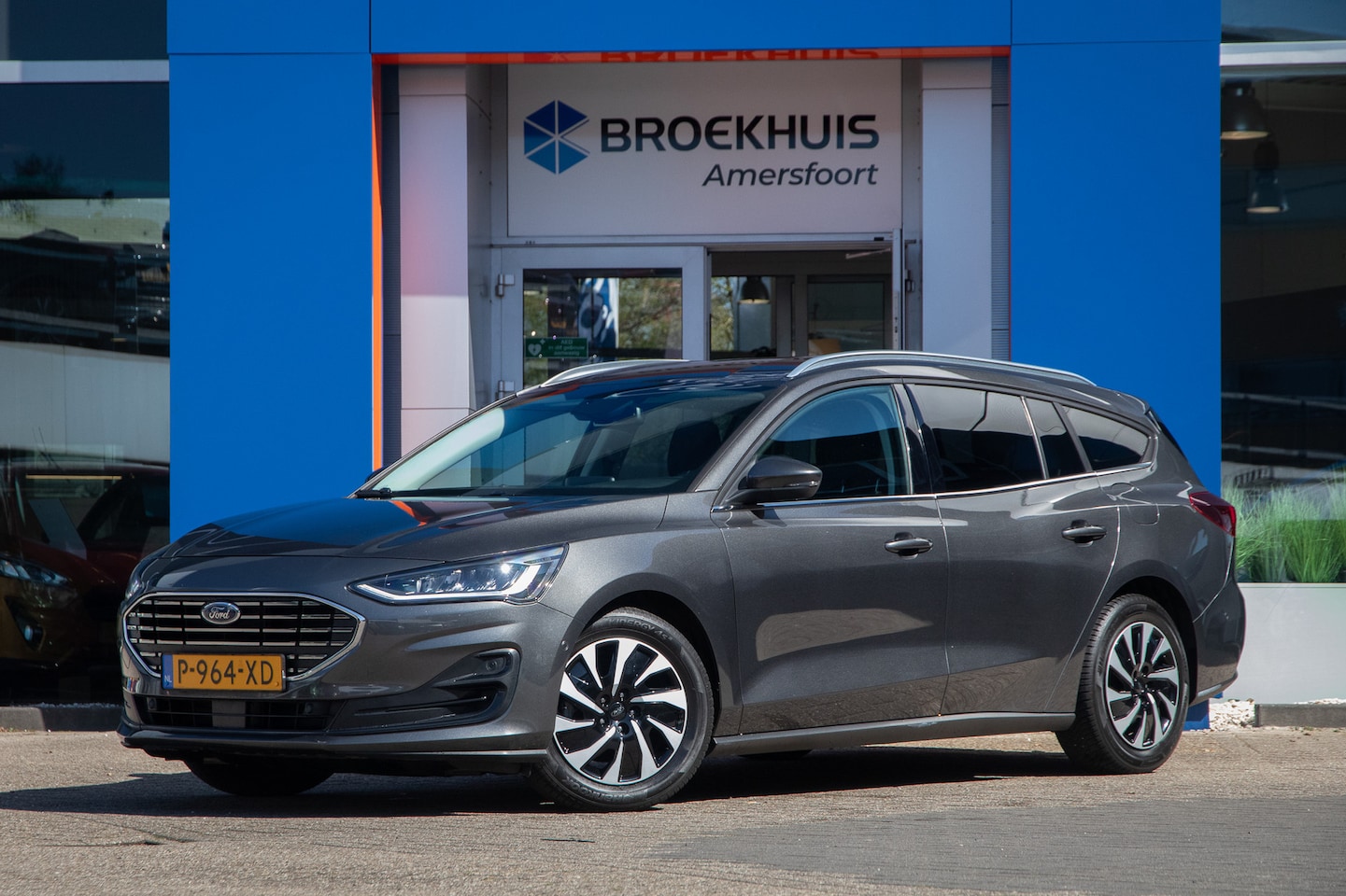 Ford Focus Wagon - 1.0 EcoBoost Hybrid Titanium Style | Stoel/stuur/voorruit verwarming | Cruise | Apple Carp - AutoWereld.nl