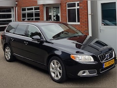Volvo V70 - 2.5T Aut Cng Navi Trekhaak Xenon Leder