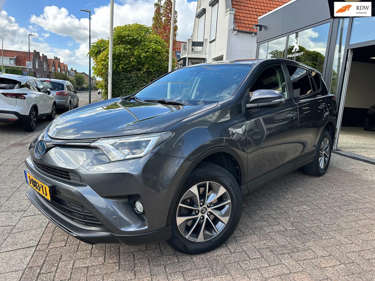 Toyota RAV4 - 2.5 Hybrid Energy|Navi|Afneembare Trekhaak - AutoWereld.nl