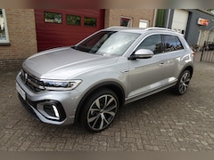Volkswagen T-Roc - 1.5 TSI R-Line Edition 150pk AUTOMAAT * AIRCO * 19'" LMV * CARPLAY * KAMERA * TREKHAAK *