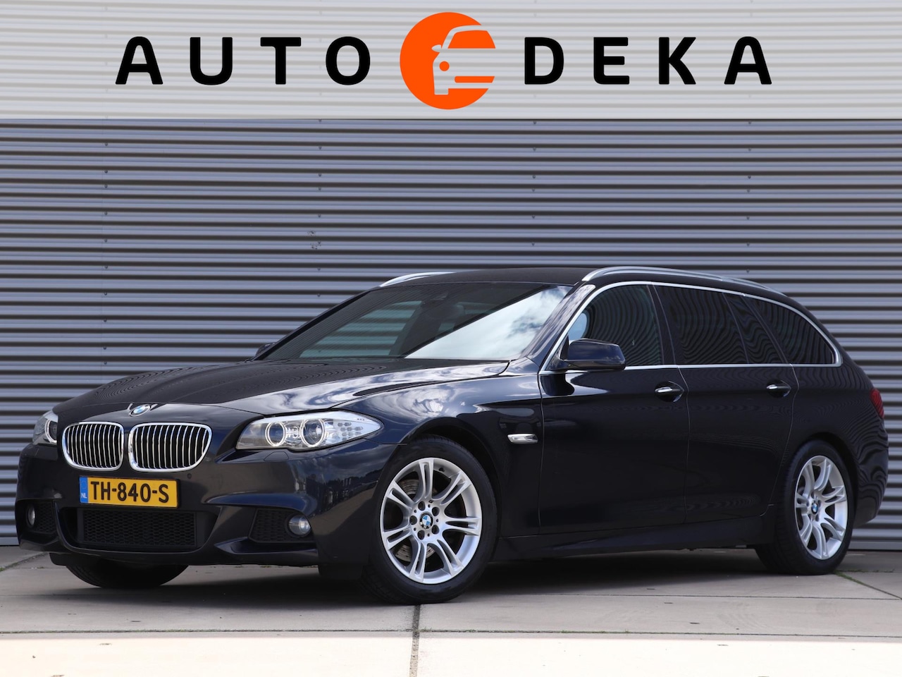 BMW 5-serie Touring - 520d M-Sport Executive *Navigatie*Parkeersens.*Trekhaak* - AutoWereld.nl