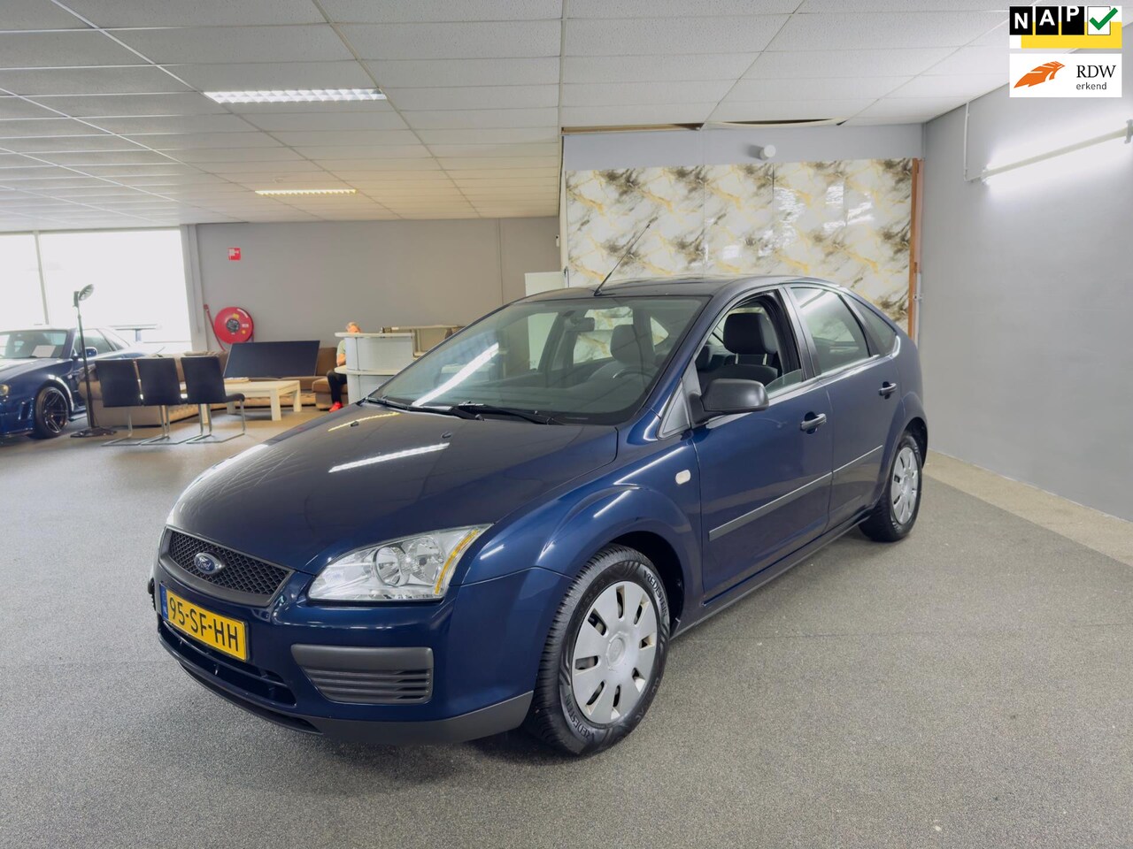 Ford Focus - 1.6-16V Champion Apk Nieuw,Airco,Cruise control,N.A.P,5Deurs,2 sleutels + Boekjes,Topstaat - AutoWereld.nl