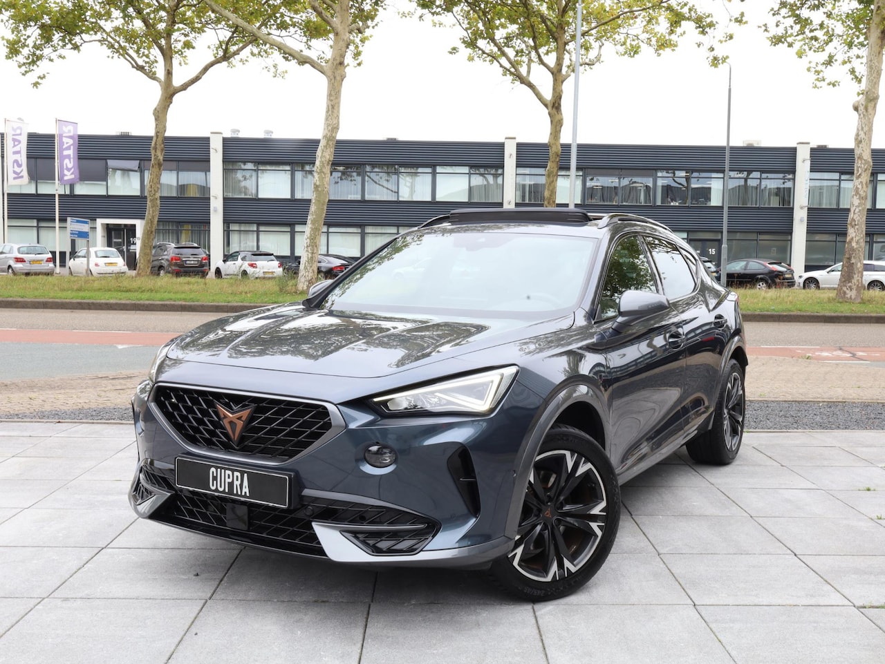 CUPRA Formentor - 1.5 TSI Panodak | Achteruitrijcamera | Keyless | Half Leer | Carplay/Android | 18"Inch | S - AutoWereld.nl