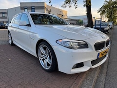 BMW 5-serie Touring - 520d Executive M Sport Automaat Airco/ECC, Navigatie, Zwart Leder, Xenon